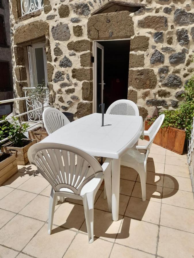Ferienwohnung Tour Medievale De L'An Mille Loudes Exterior foto